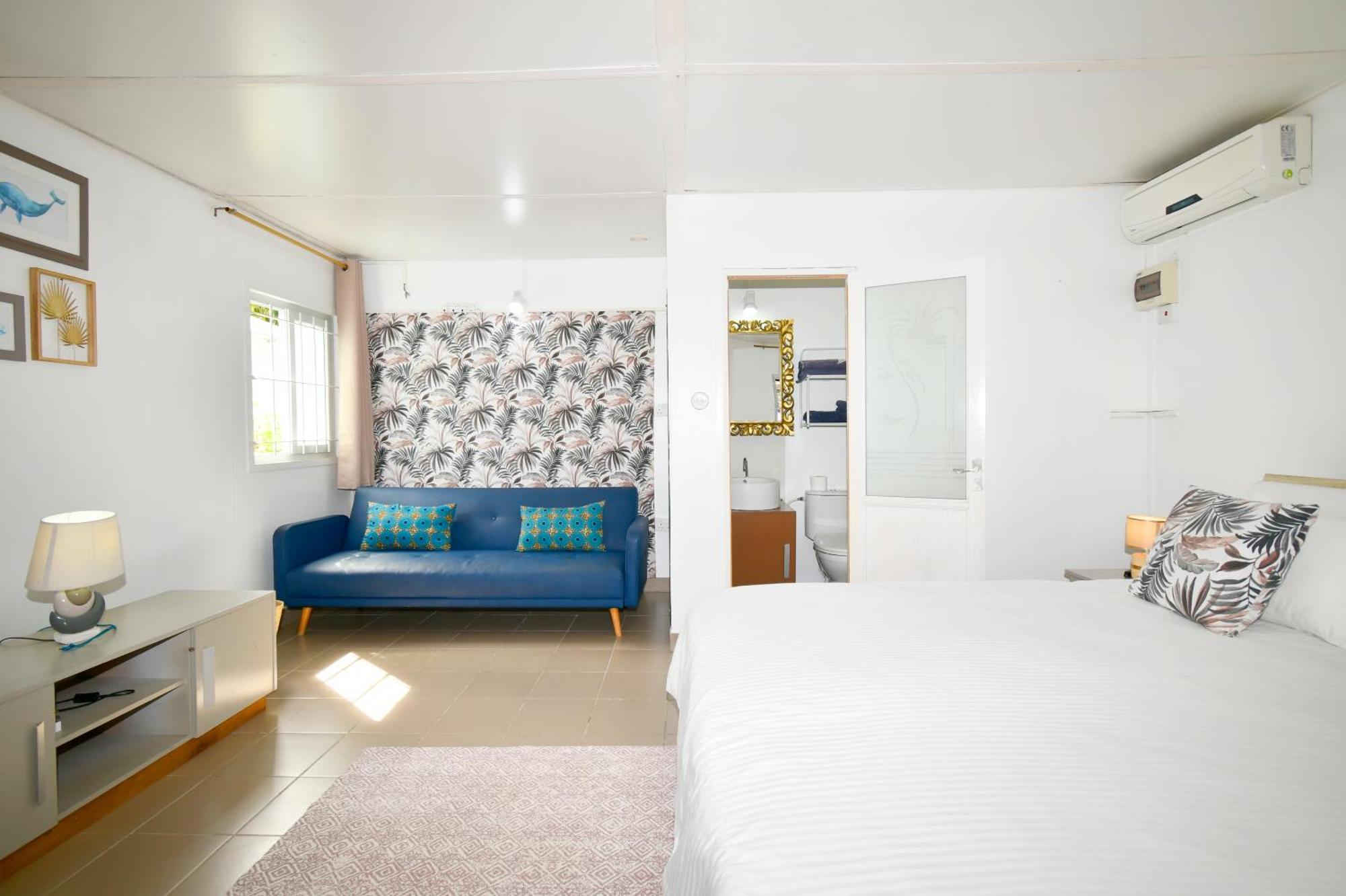 Chalet Kestrel With Pool On The Beach Riambel Bagian luar foto