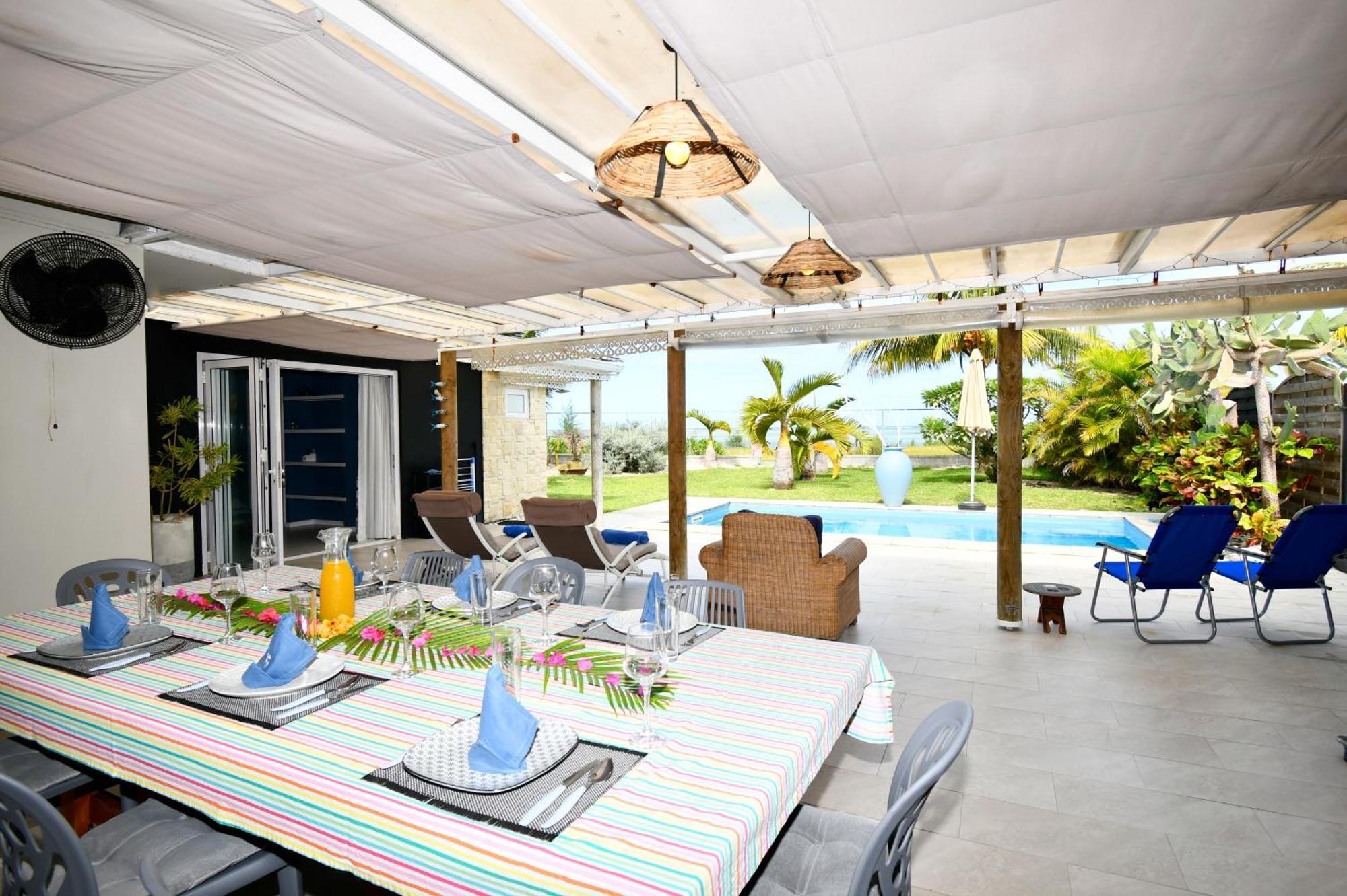 Chalet Kestrel With Pool On The Beach Riambel Bagian luar foto