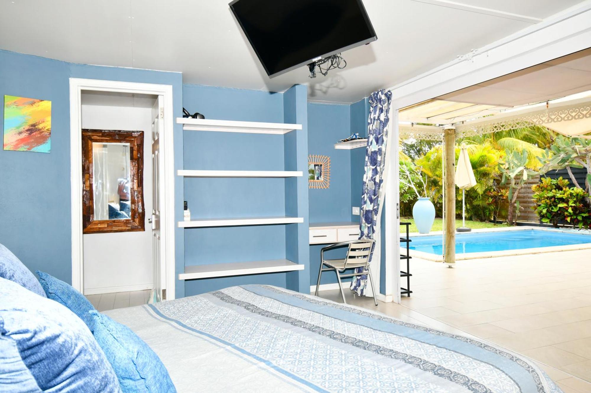 Chalet Kestrel With Pool On The Beach Riambel Bagian luar foto